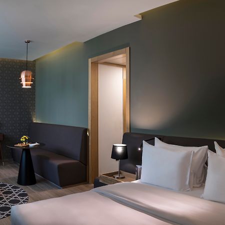 Radisson Blu Hotel, Beirut Verdun Exterior photo Deluxe Room
