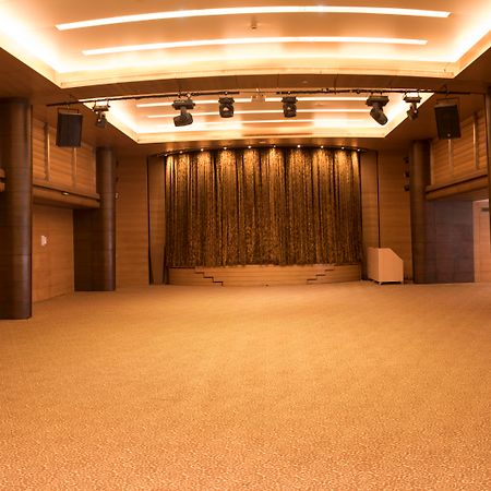 Radisson Blu Hotel, Beirut Verdun Business photo The interior of the ballroom