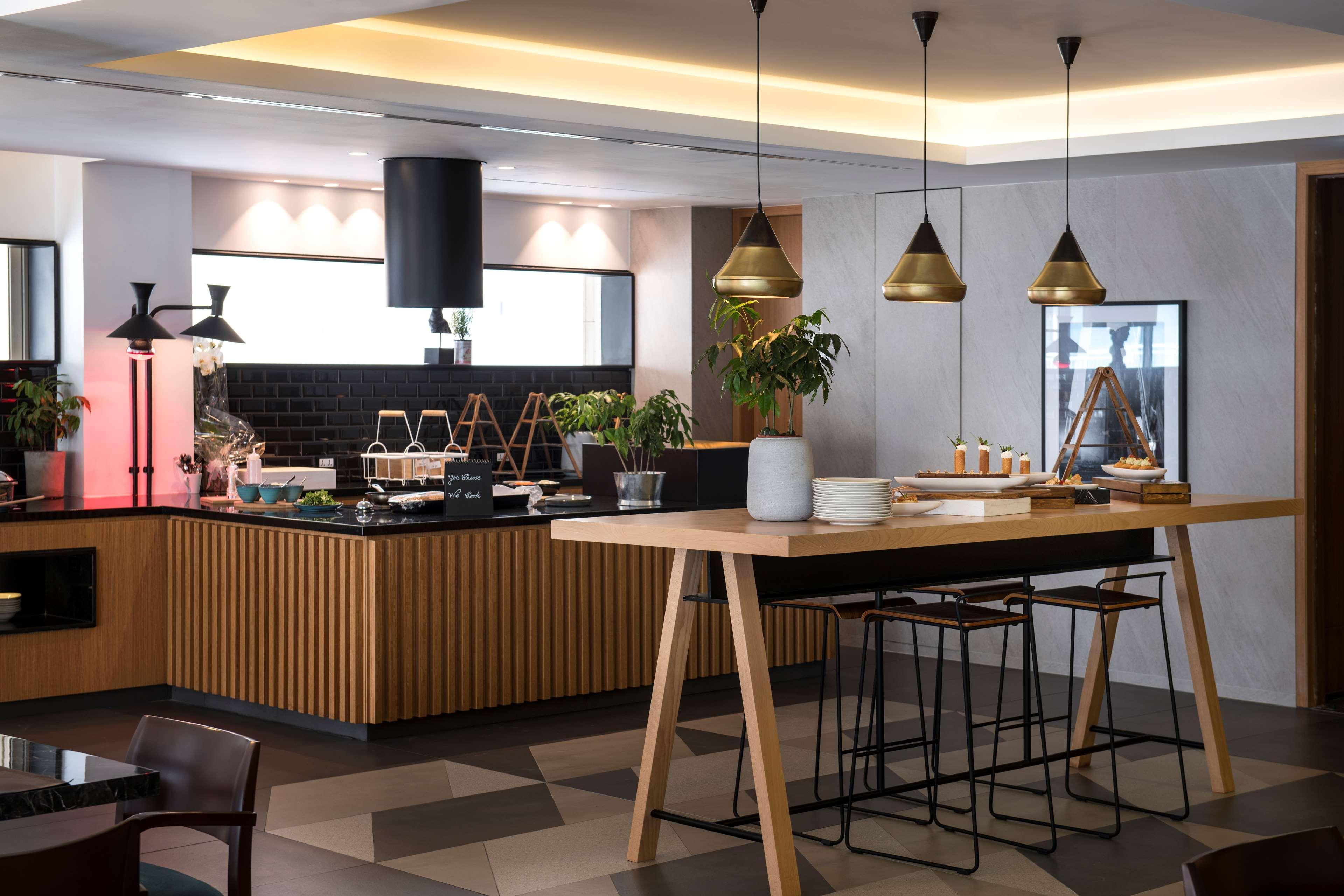 Radisson Blu Hotel, Beirut Verdun Exterior photo The Kitchen