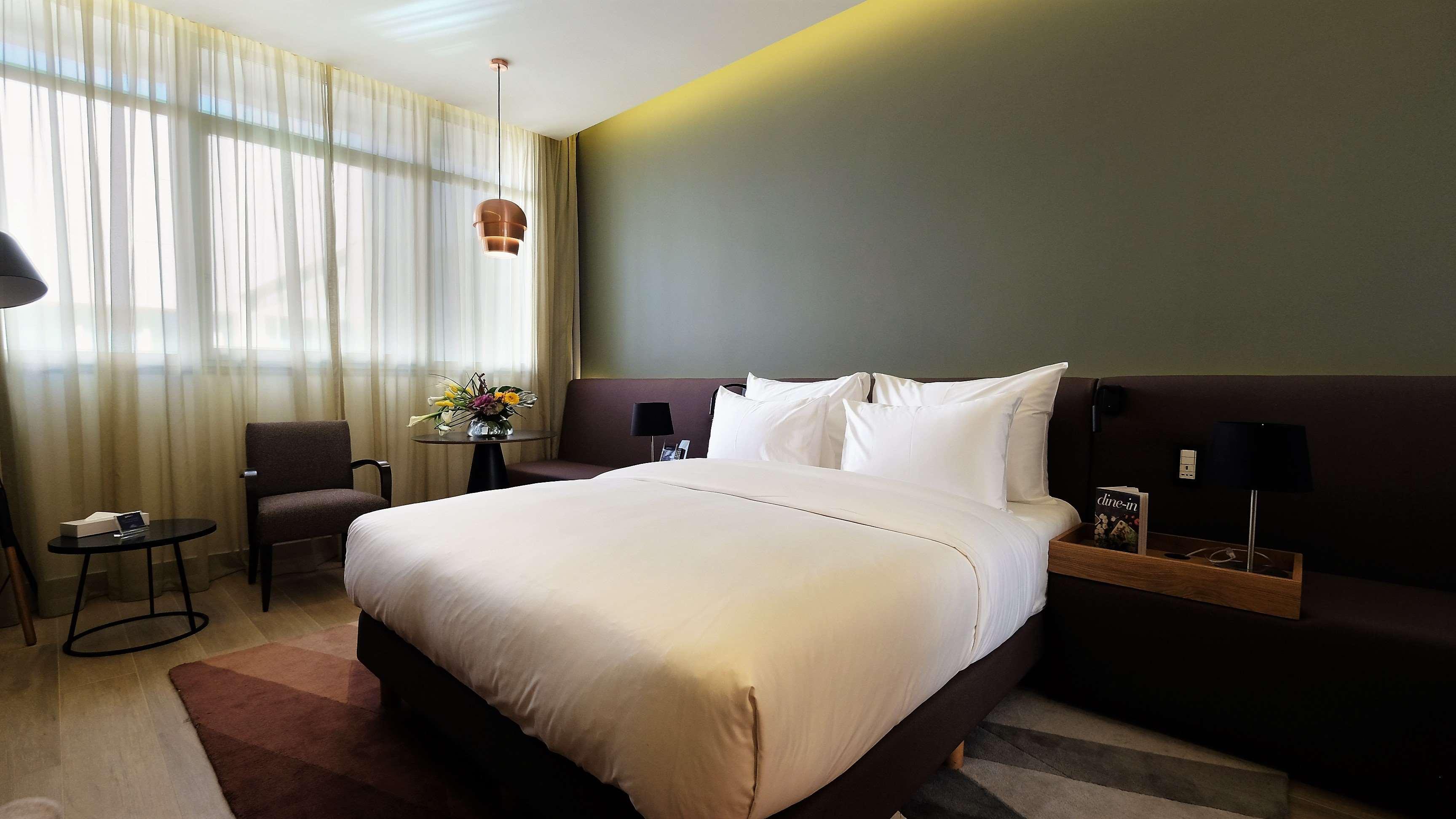 Radisson Blu Hotel, Beirut Verdun Exterior photo Deluxe Room
