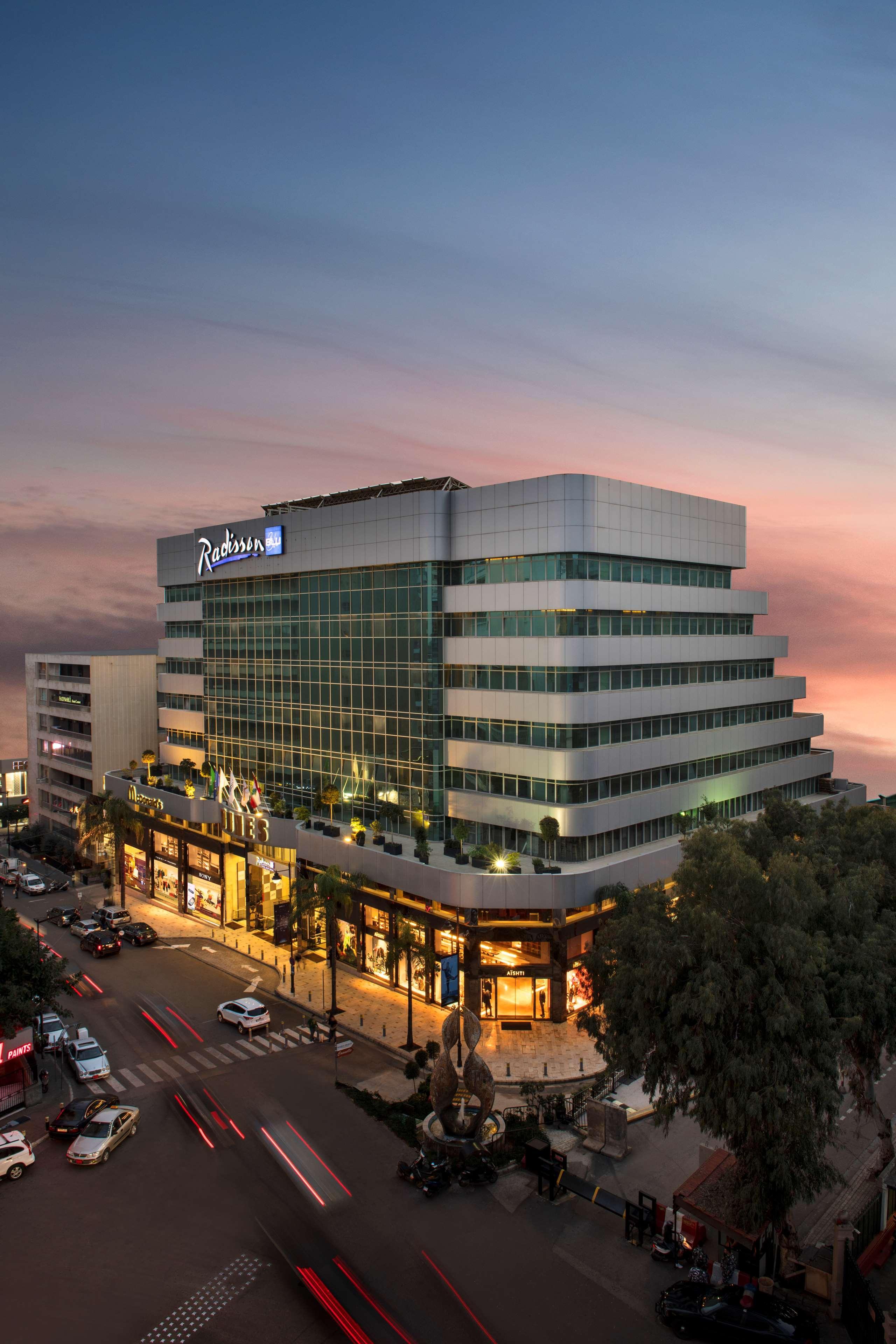 Radisson Blu Hotel, Beirut Verdun Exterior photo The Platinum