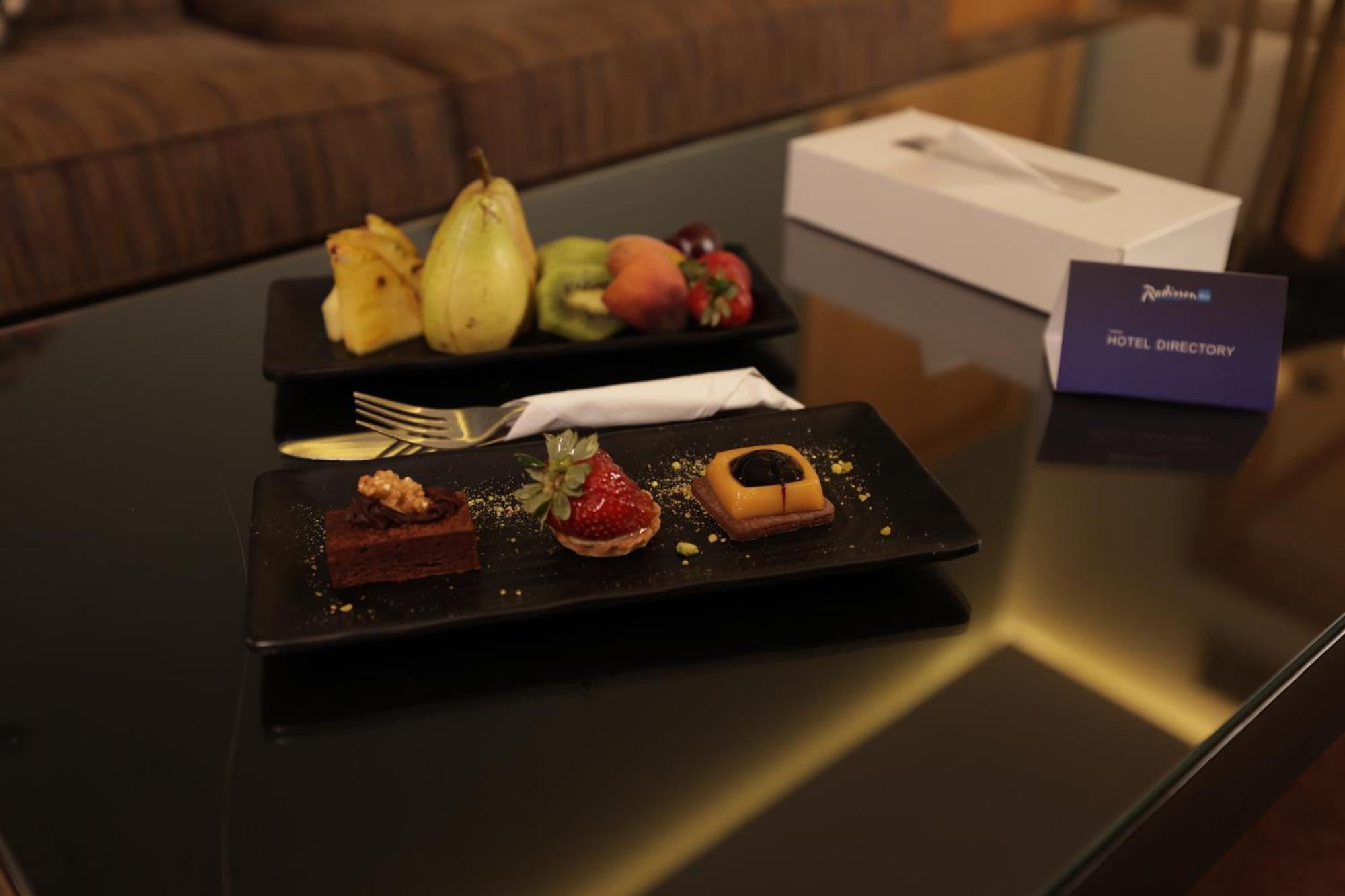 Radisson Blu Hotel, Beirut Verdun Exterior photo Fruit and chocolate