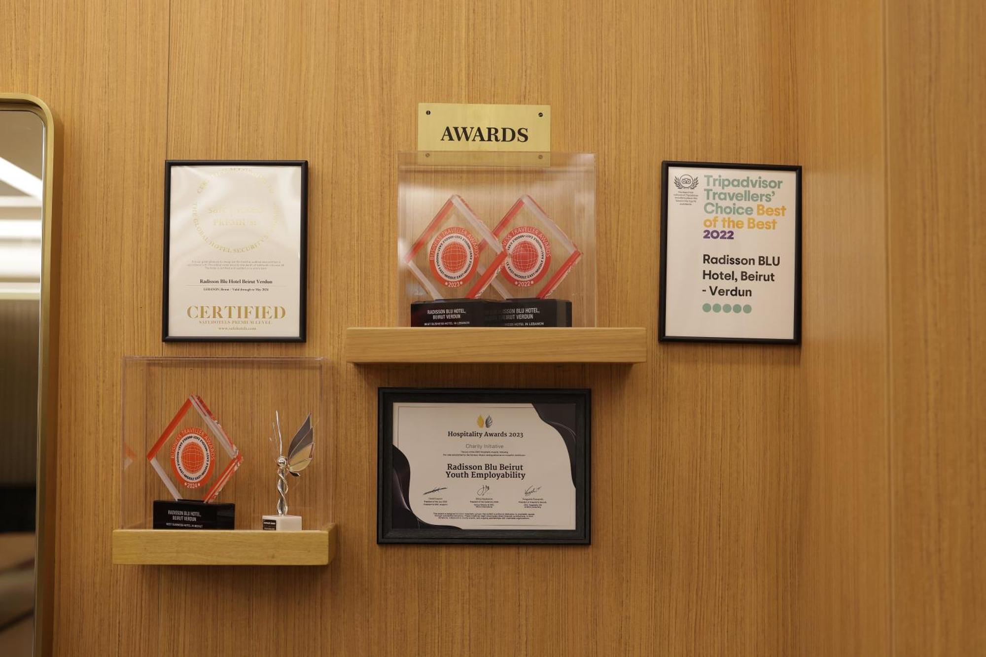 Radisson Blu Hotel, Beirut Verdun Exterior photo Awards