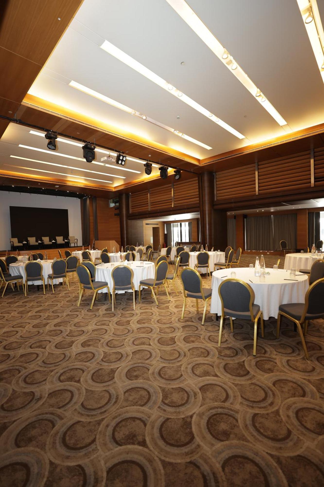 Radisson Blu Hotel, Beirut Verdun Exterior photo The Great Hall